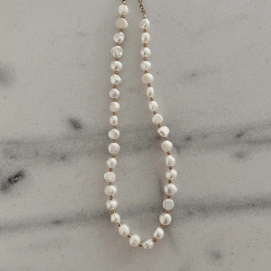 Glam Pearl Necklace